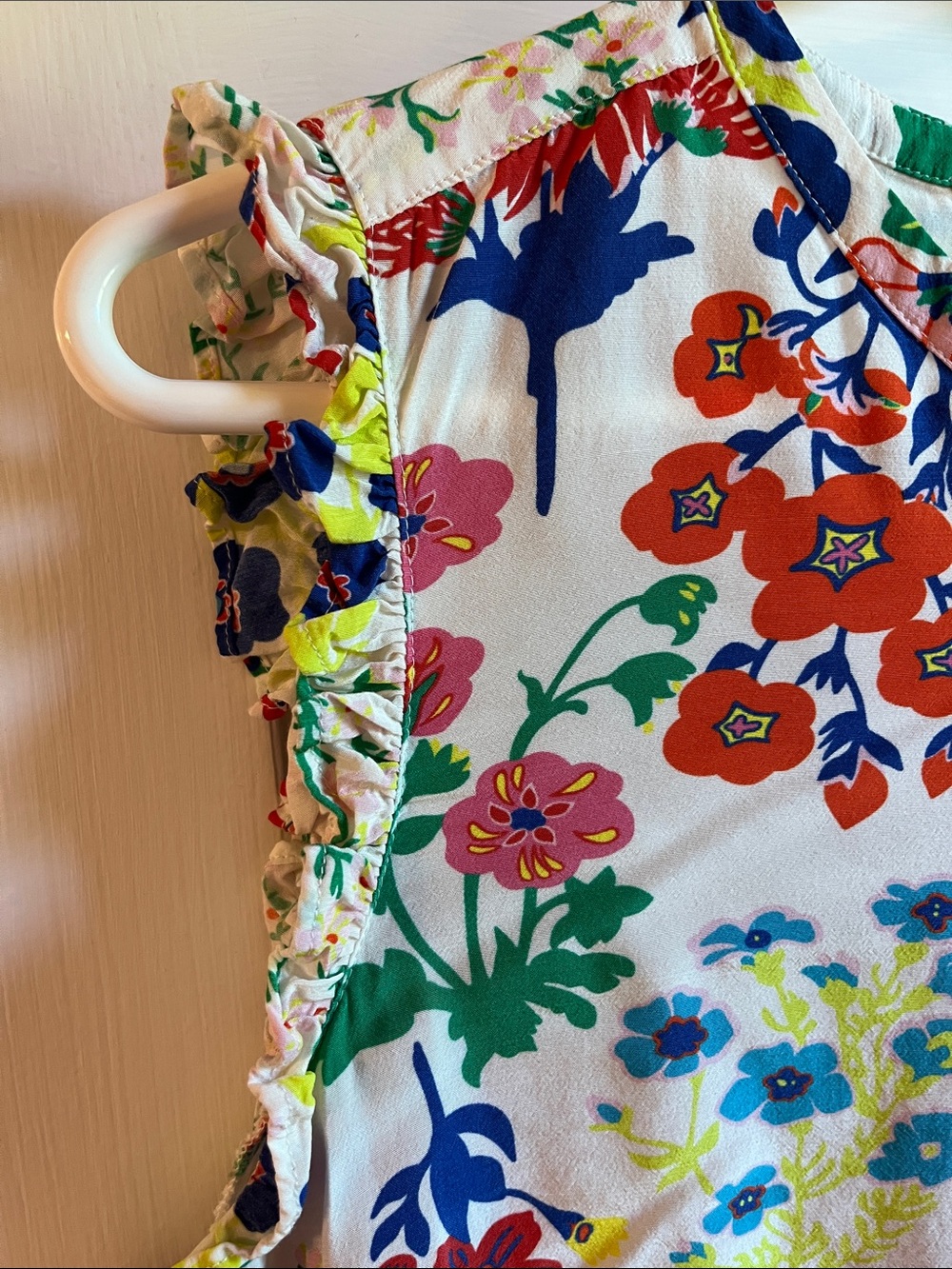Boden Floral Button Sleeveless Top - Picture 6 of 6